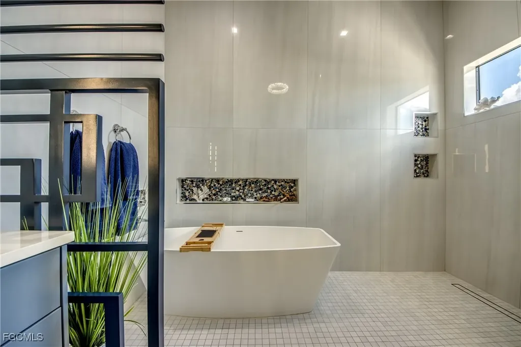 1436 Viking Court Cape Coral FL 33904