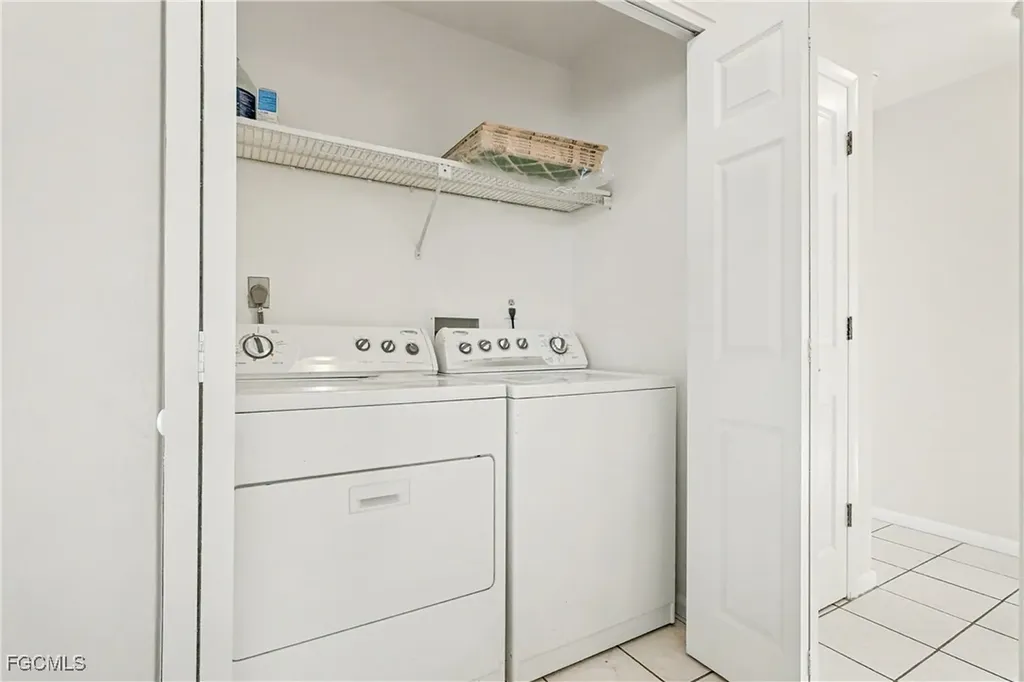 4528 SE 5th Place Cape Coral FL 33904