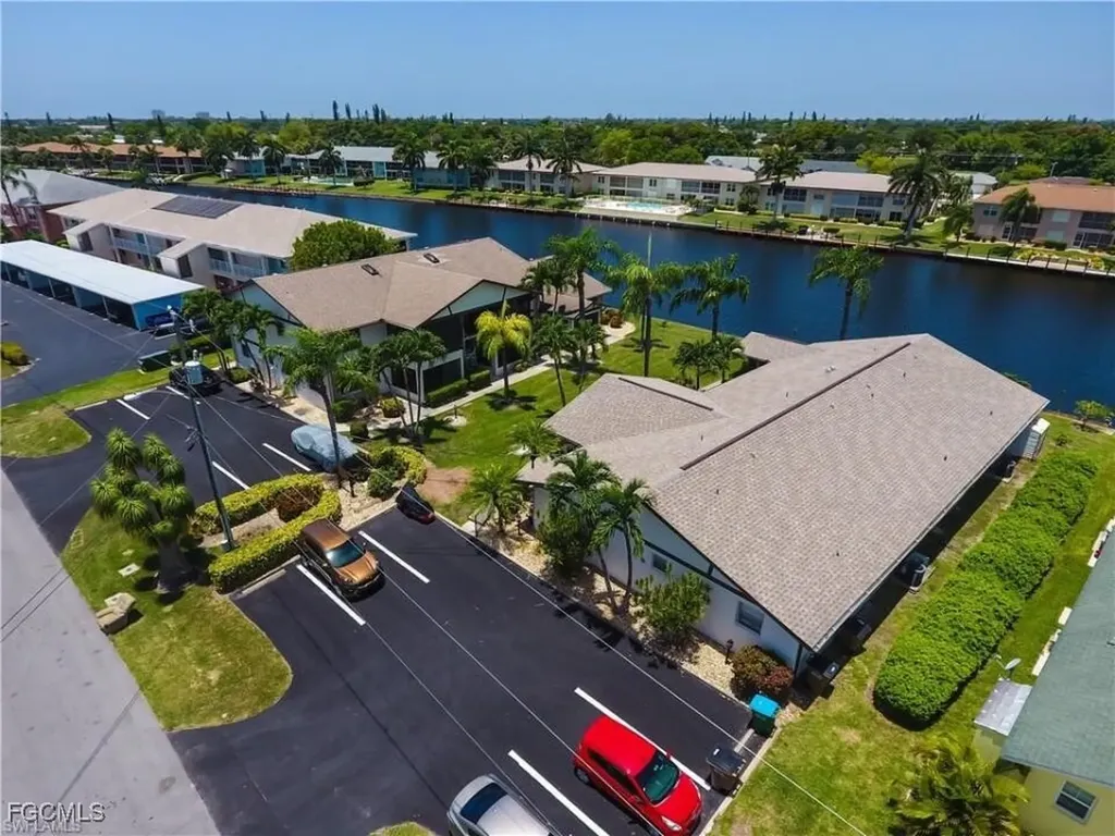 4528 SE 5th Place Cape Coral FL 33904