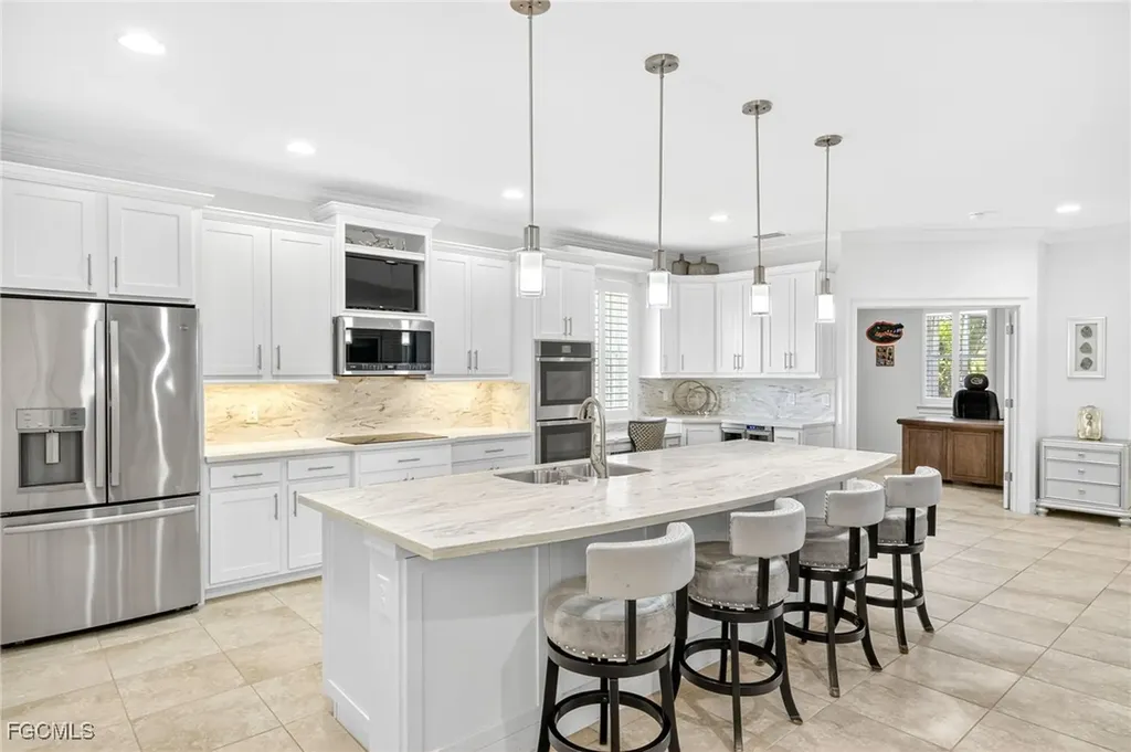 3090 Amadora Circle Cape Coral FL 33909