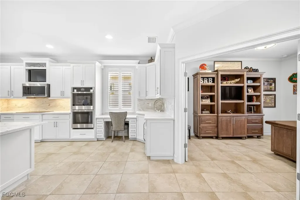 3090 Amadora Circle Cape Coral FL 33909