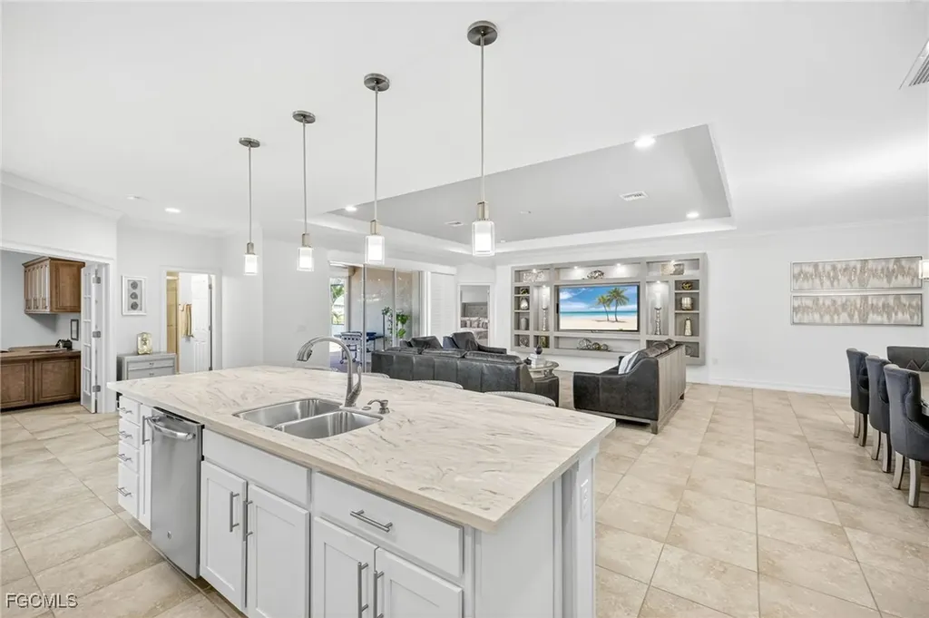 3090 Amadora Circle Cape Coral FL 33909