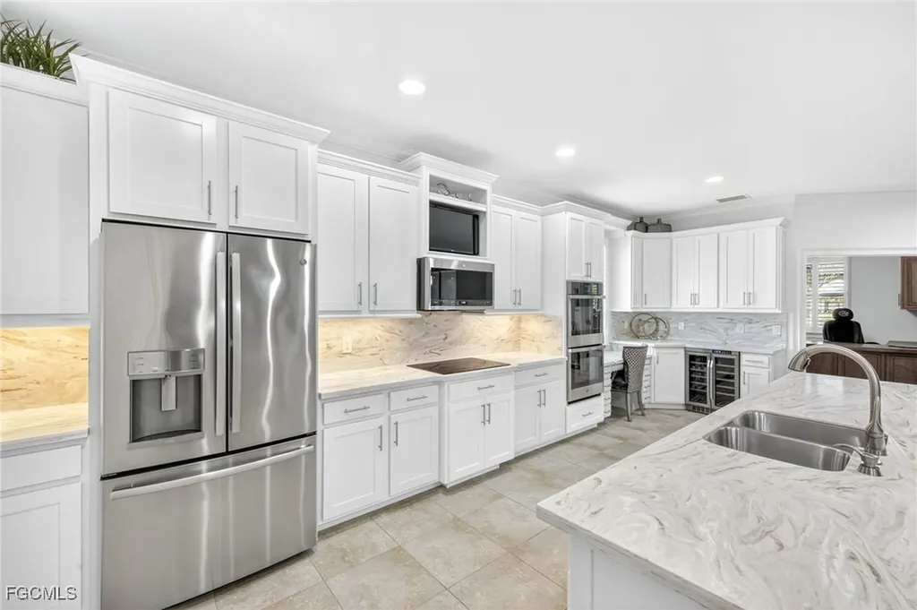 3090 Amadora Circle Cape Coral FL 33909