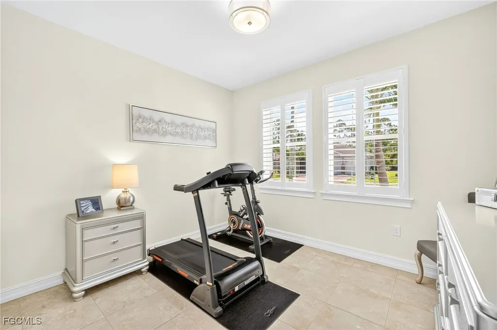 3090 Amadora Circle Cape Coral FL 33909