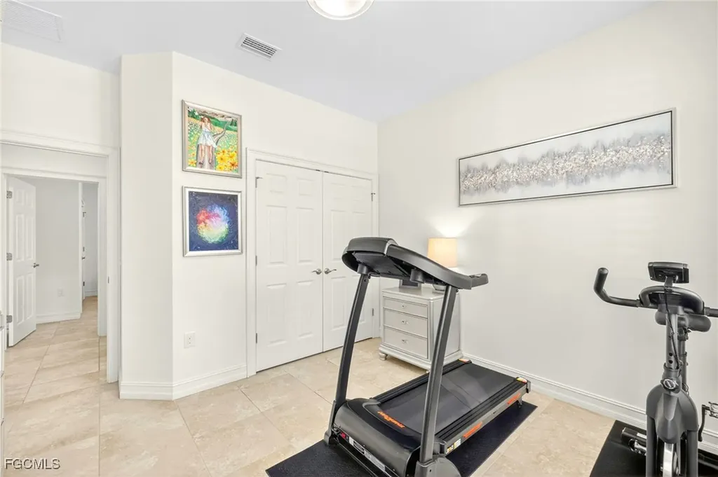 3090 Amadora Circle Cape Coral FL 33909