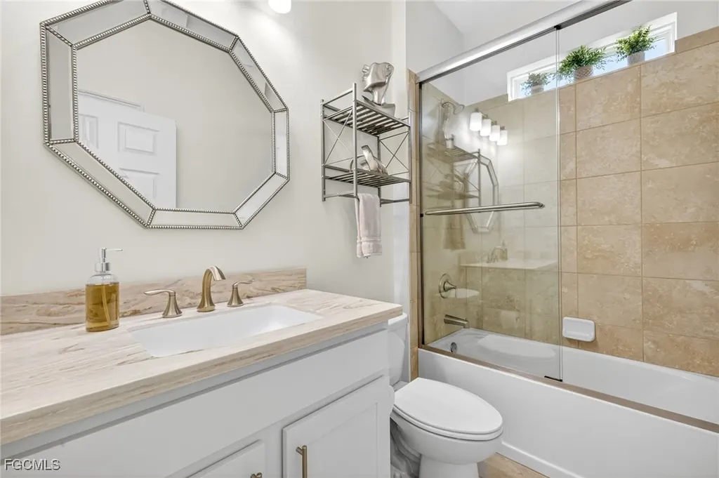 3090 Amadora Circle Cape Coral FL 33909