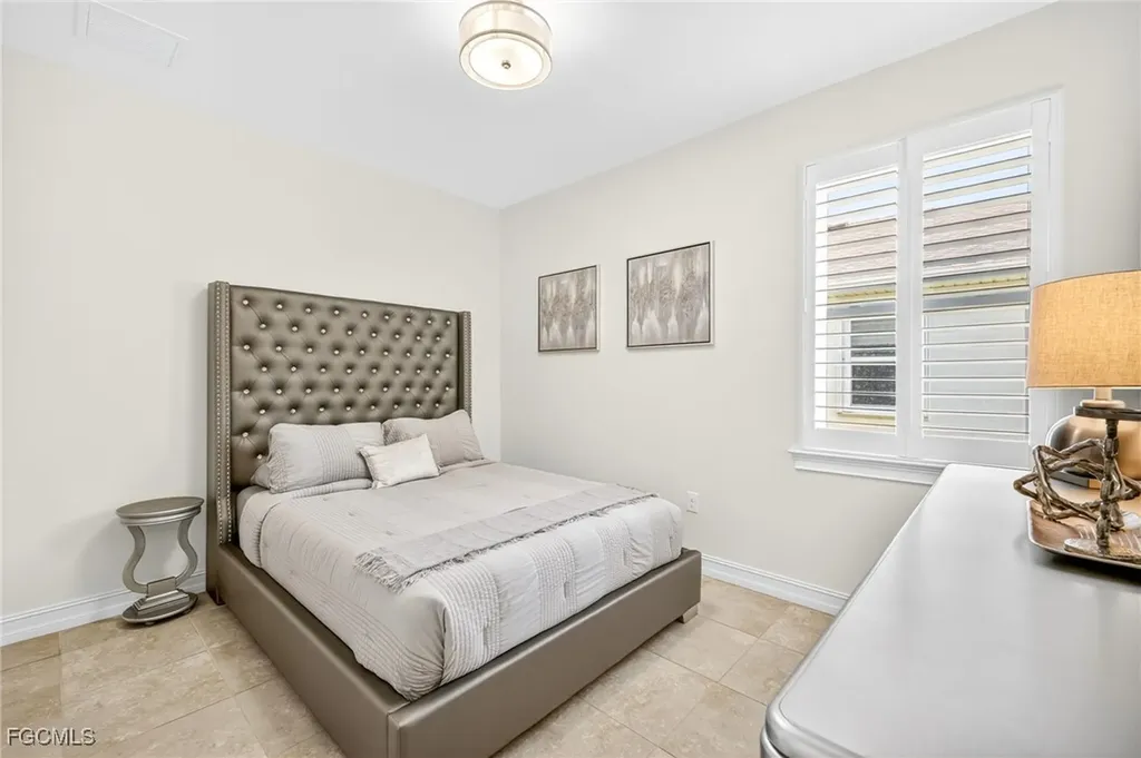 3090 Amadora Circle Cape Coral FL 33909