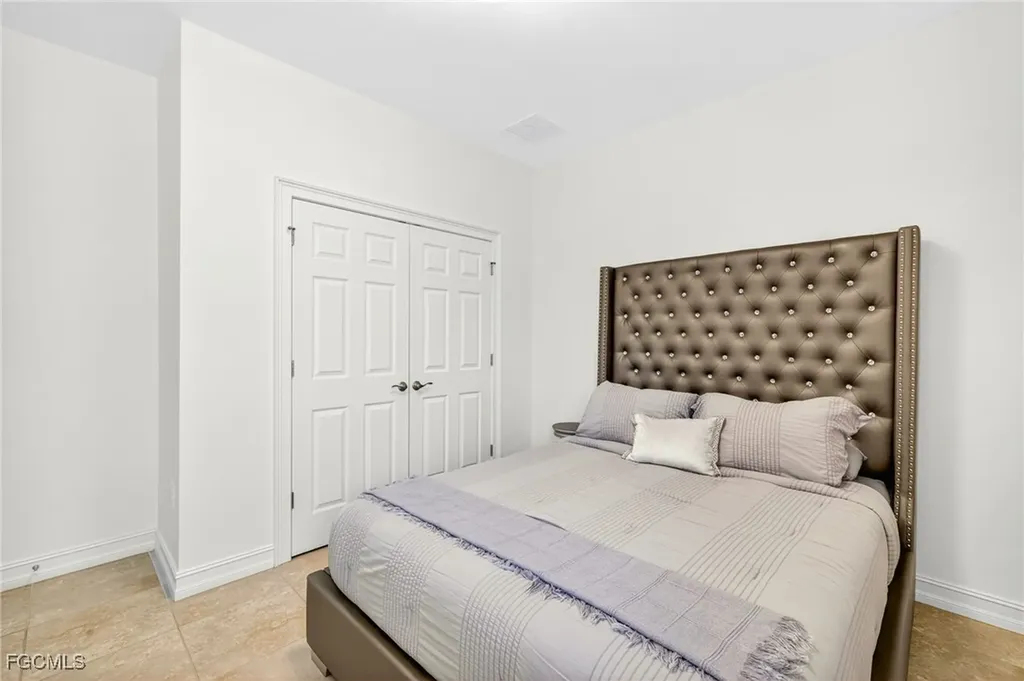 3090 Amadora Circle Cape Coral FL 33909