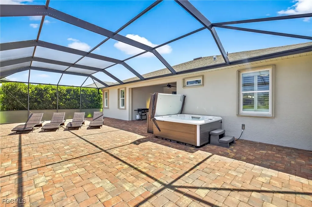 3090 Amadora Circle Cape Coral FL 33909