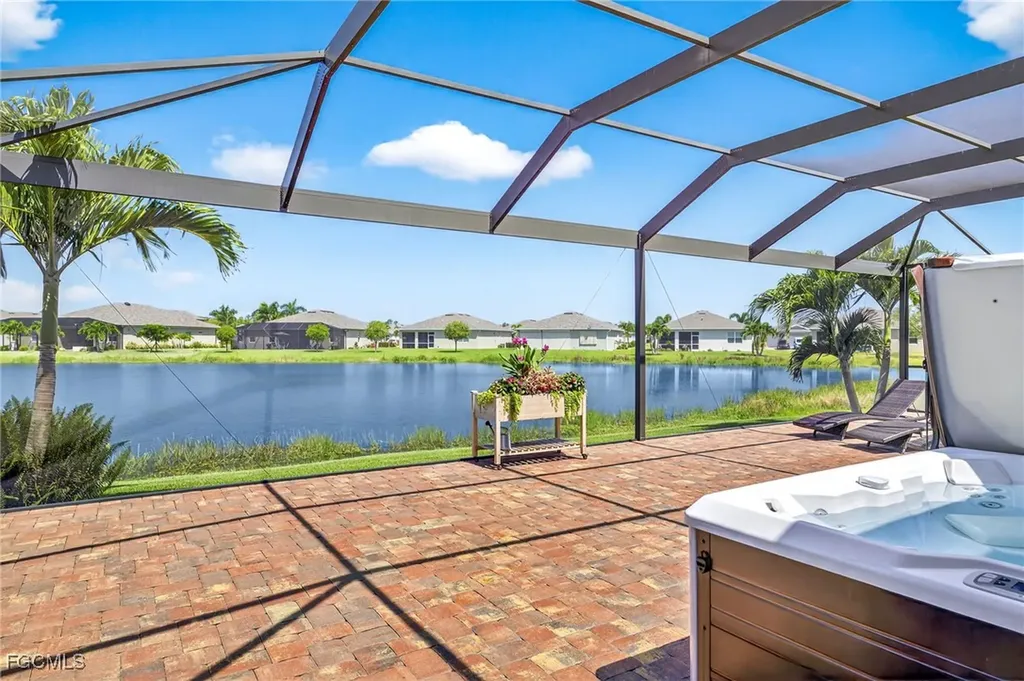 3090 Amadora Circle Cape Coral FL 33909