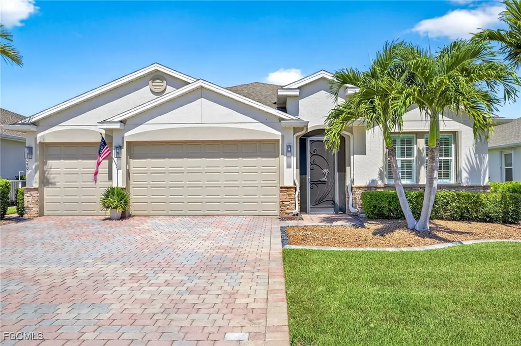 3090 Amadora Circle Cape Coral FL 33909