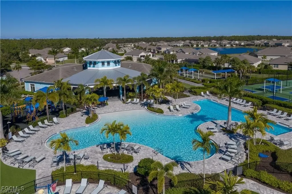 3090 Amadora Circle Cape Coral FL 33909