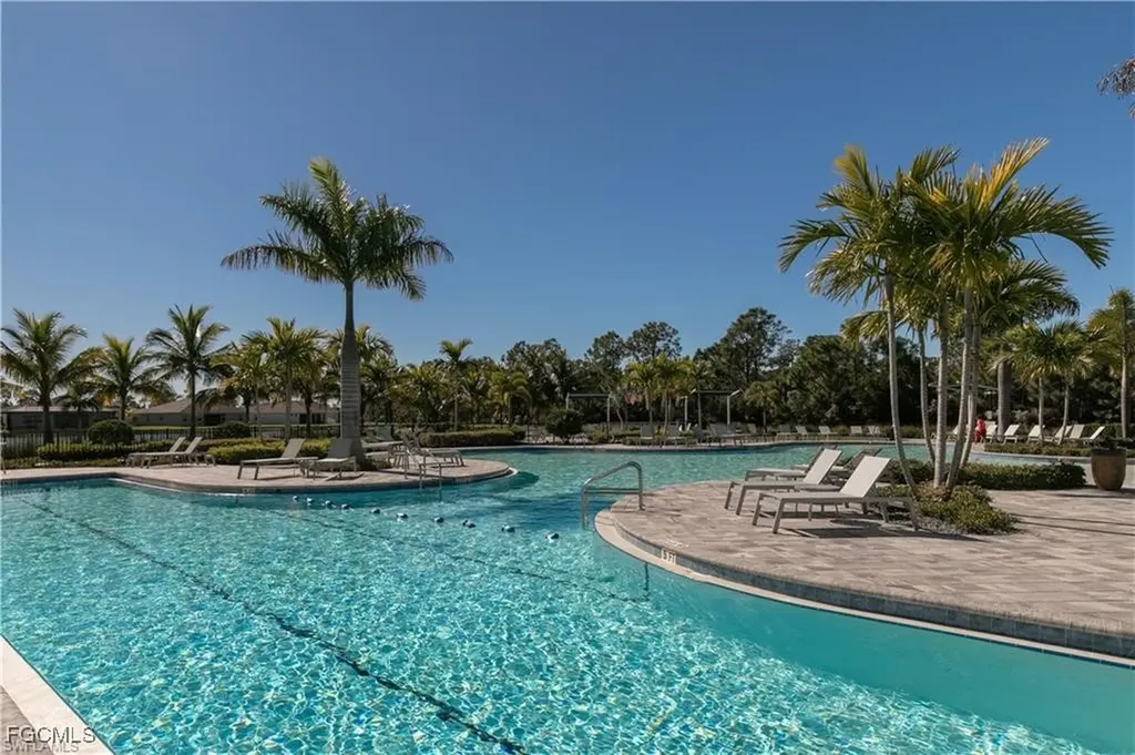 3090 Amadora Circle Cape Coral FL 33909