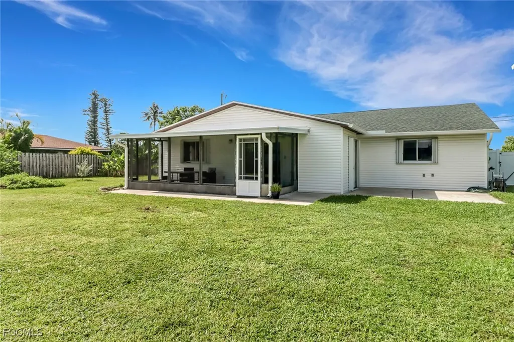 2303 NE 5th Street Cape Coral FL 33909