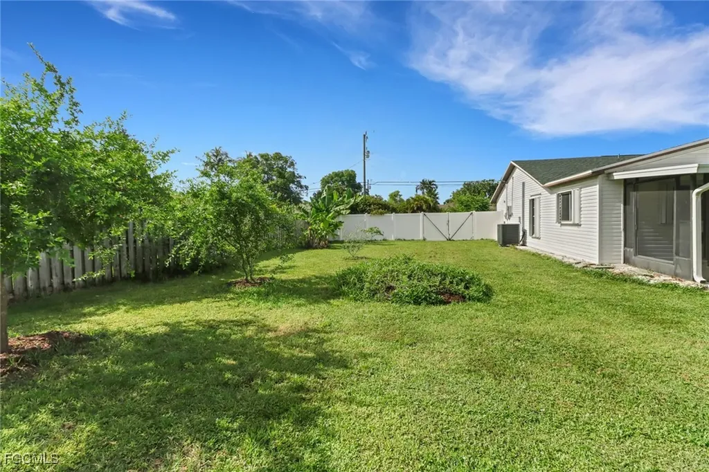 2303 NE 5th Street Cape Coral FL 33909