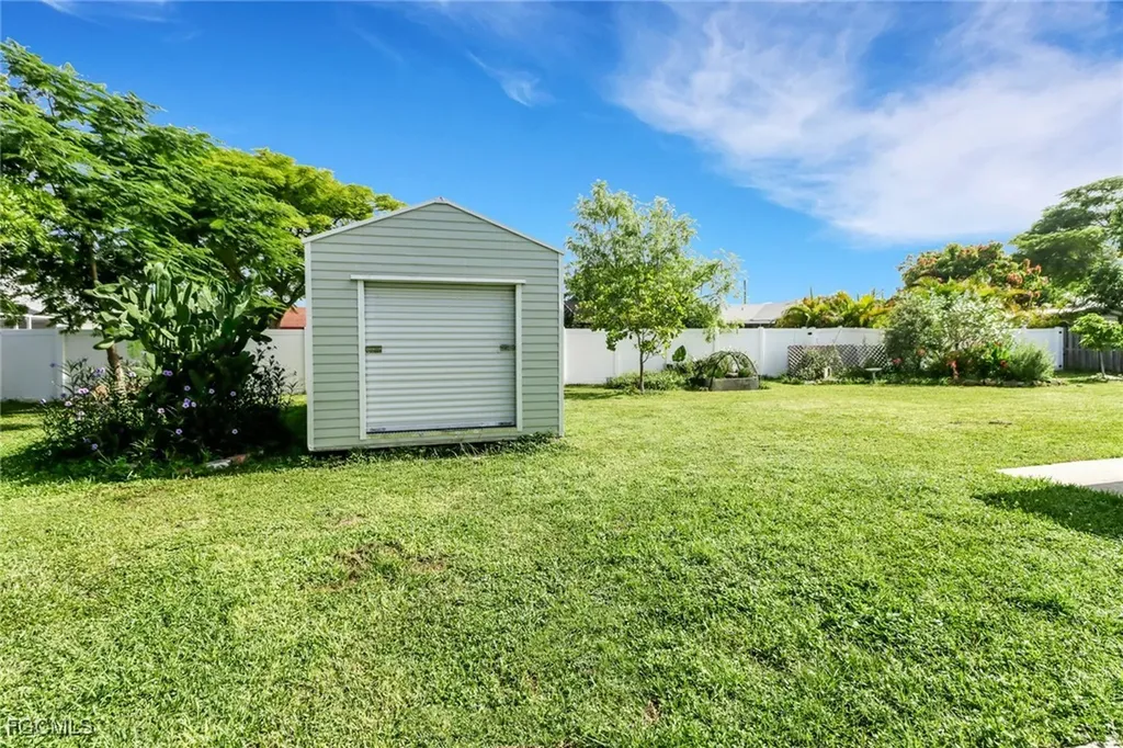 2303 NE 5th Street Cape Coral FL 33909