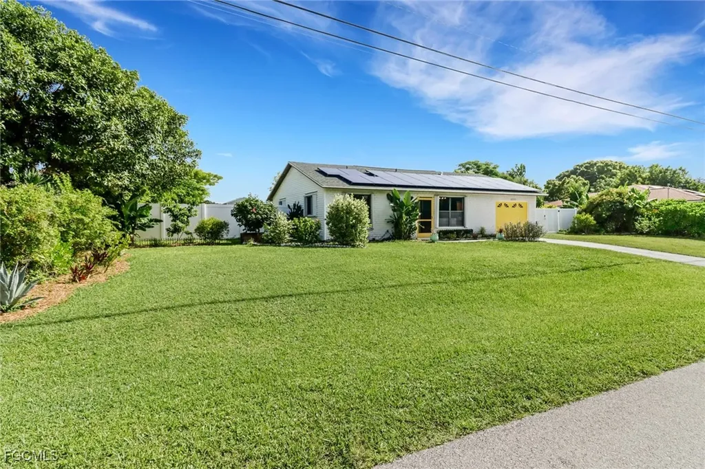 2303 NE 5th Street Cape Coral FL 33909