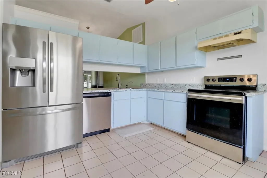 2303 NE 5th Street Cape Coral FL 33909