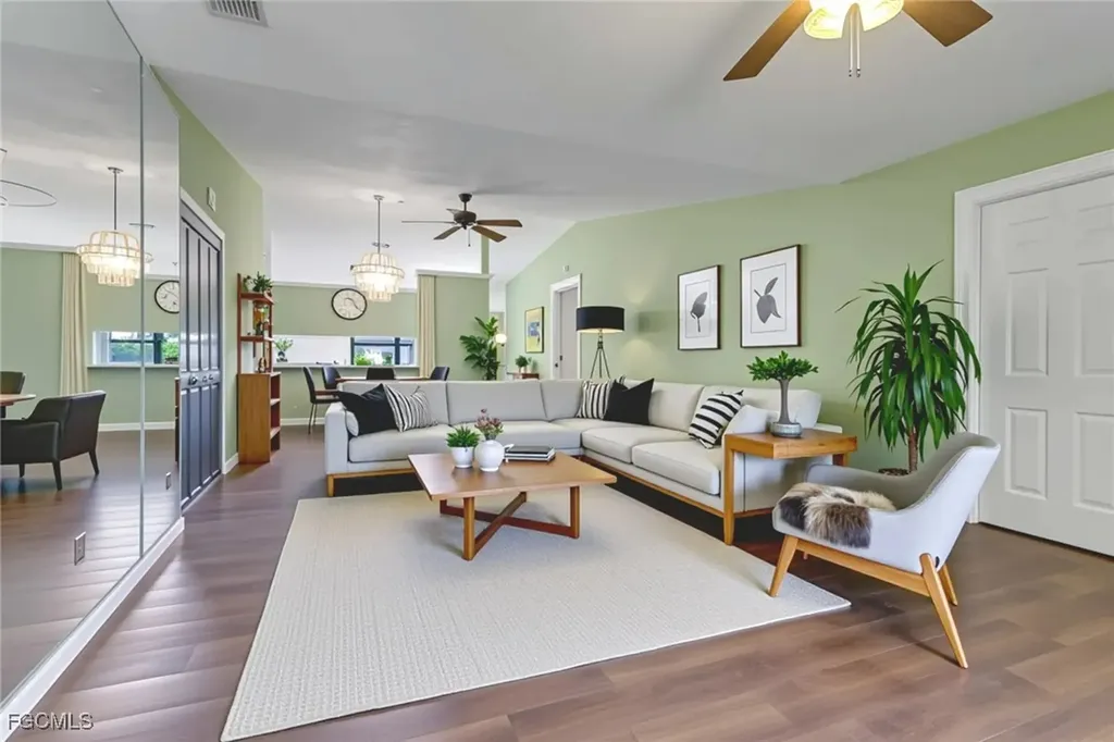 2303 NE 5th Street Cape Coral FL 33909