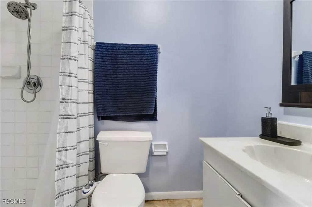 2303 NE 5th Street Cape Coral FL 33909