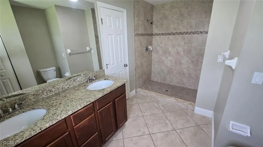 2202 SE 8th Place Cape Coral FL 33990