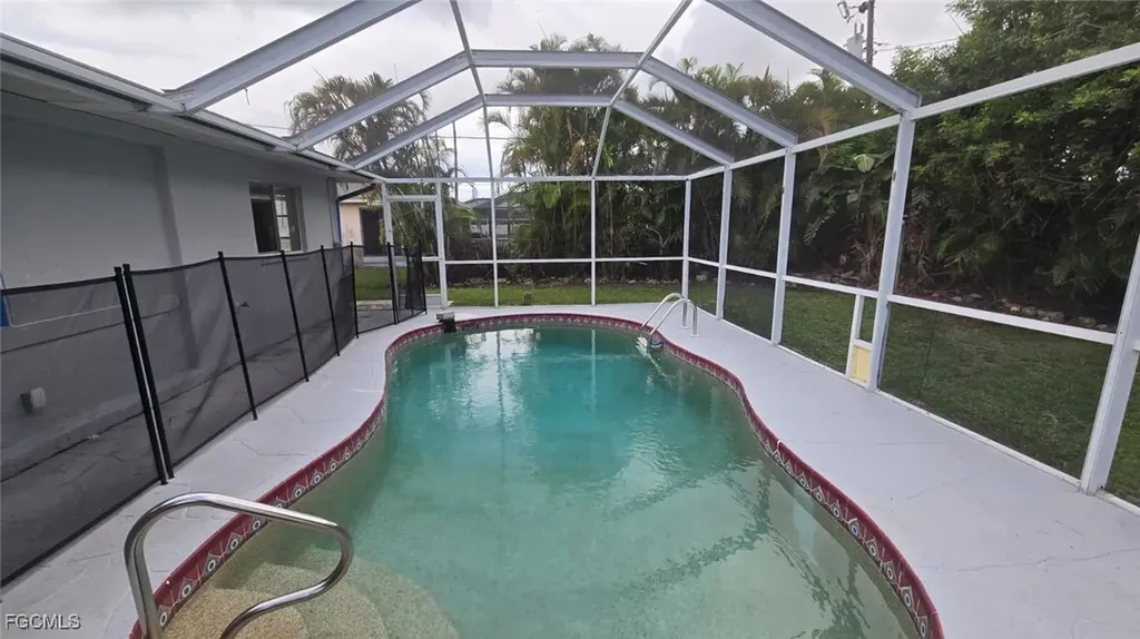 2202 SE 8th Place Cape Coral FL 33990