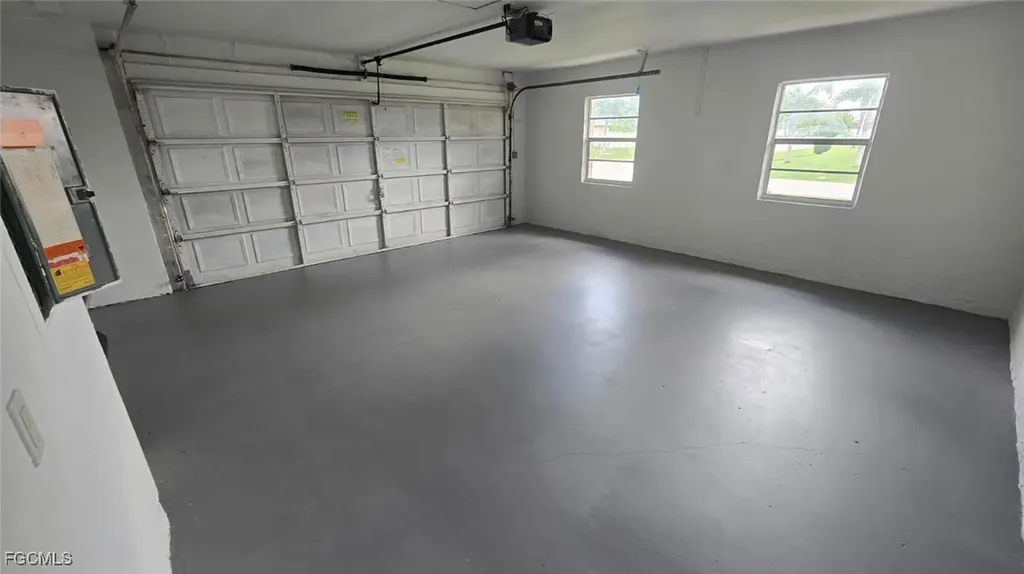 2202 SE 8th Place Cape Coral FL 33990