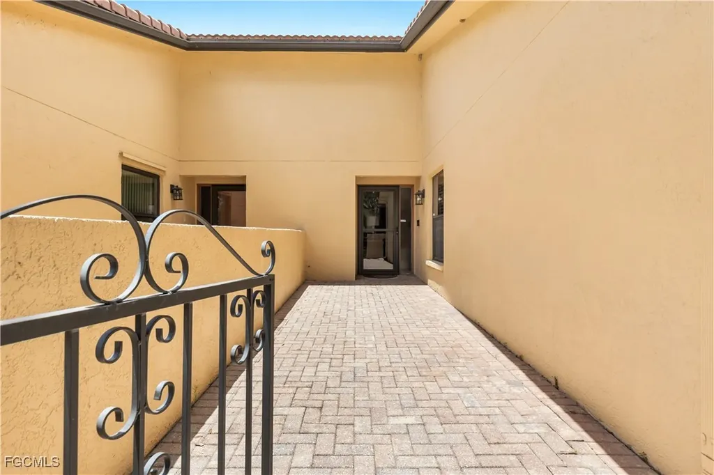 5282 Concord Way Fort Myers FL 33907