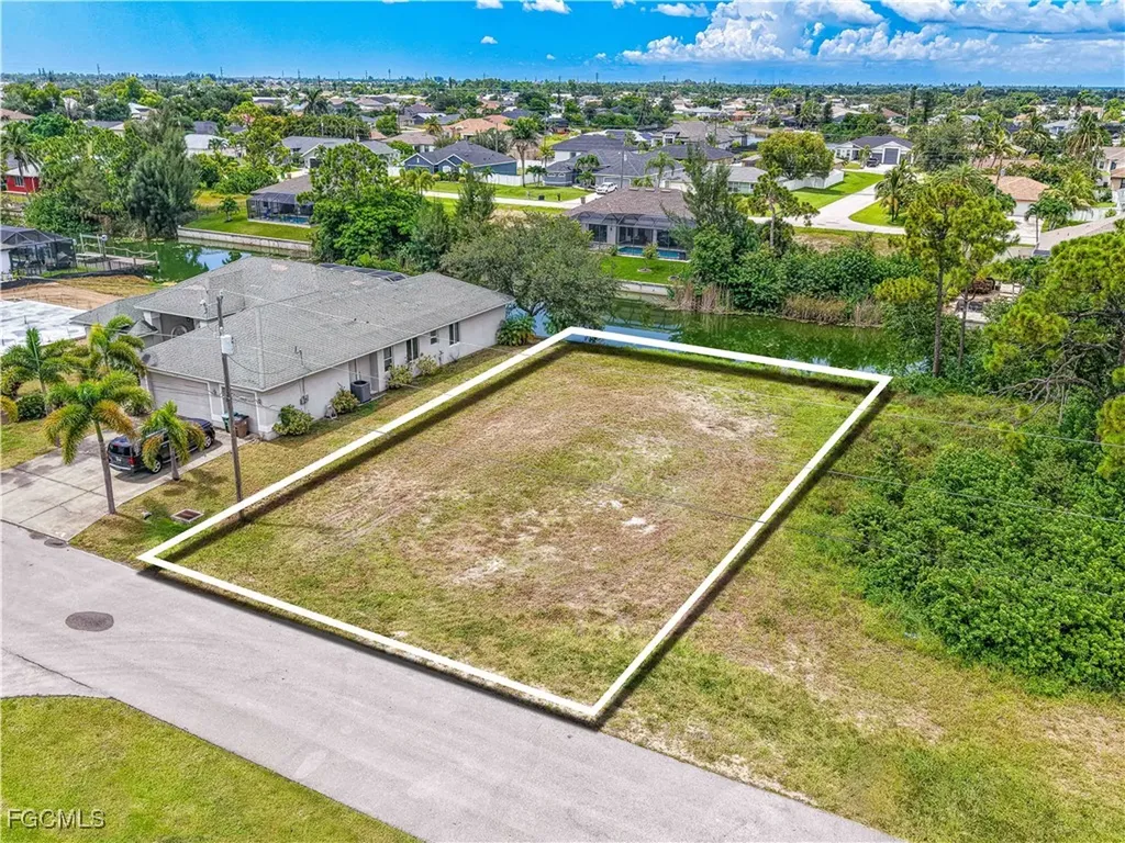 401 SE 14th Street Cape Coral FL 33990