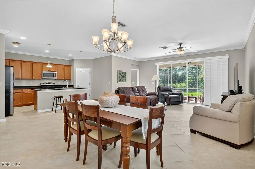 2073 Fairmont Lane Naples FL 34120
