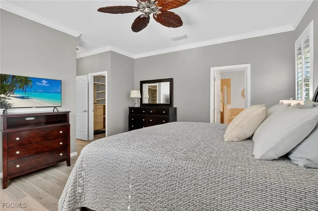 2073 Fairmont Lane Naples FL 34120