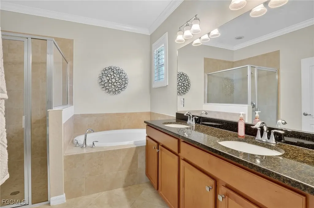 2073 Fairmont Lane Naples FL 34120