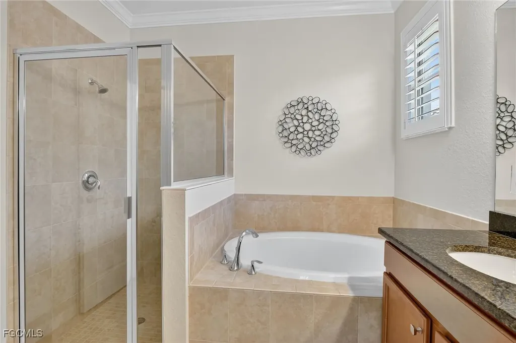 2073 Fairmont Lane Naples FL 34120