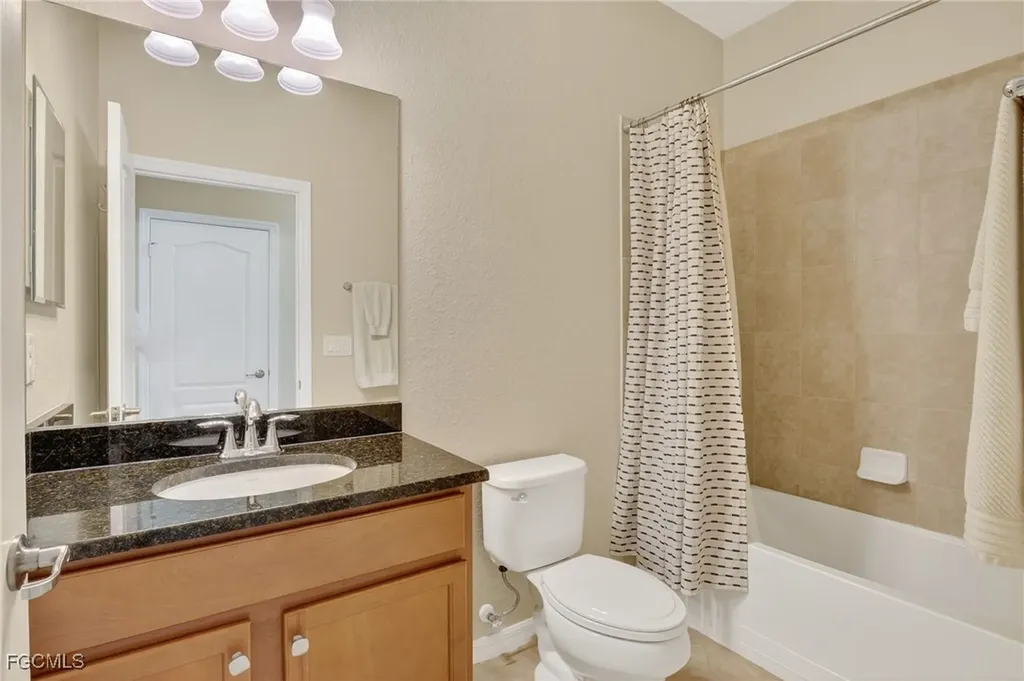 2073 Fairmont Lane Naples FL 34120