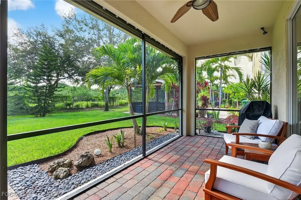 2073 Fairmont Lane Naples FL 34120