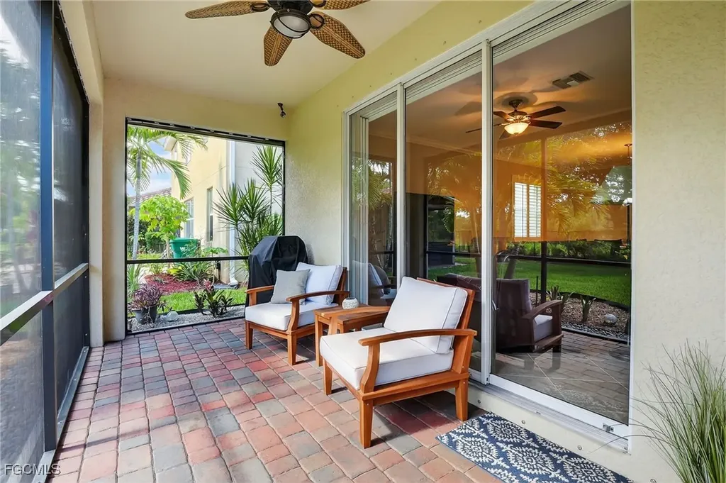 2073 Fairmont Lane Naples FL 34120
