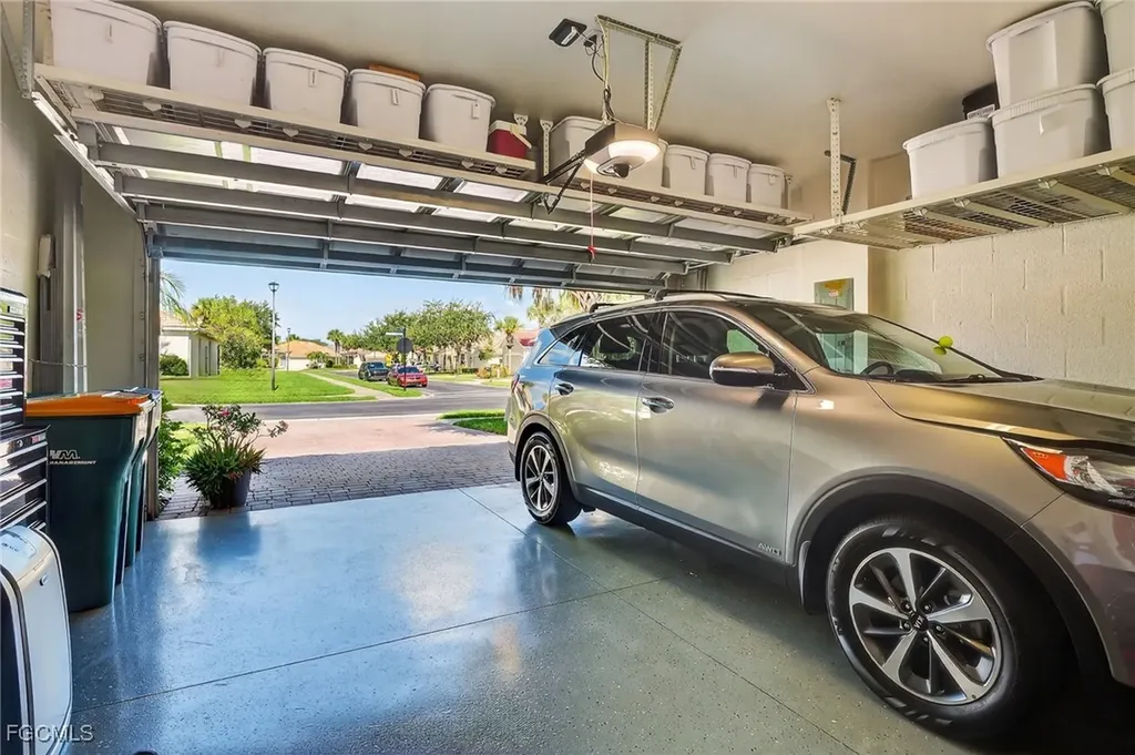2073 Fairmont Lane Naples FL 34120