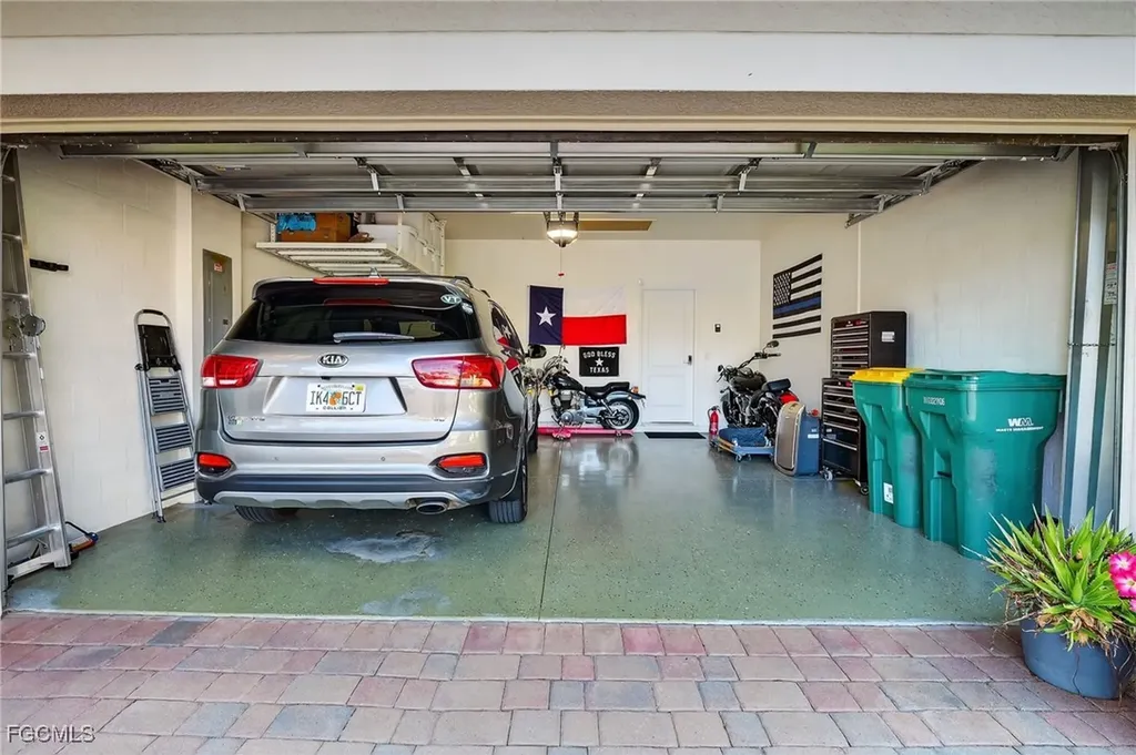 2073 Fairmont Lane Naples FL 34120