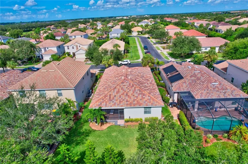 2073 Fairmont Lane Naples FL 34120