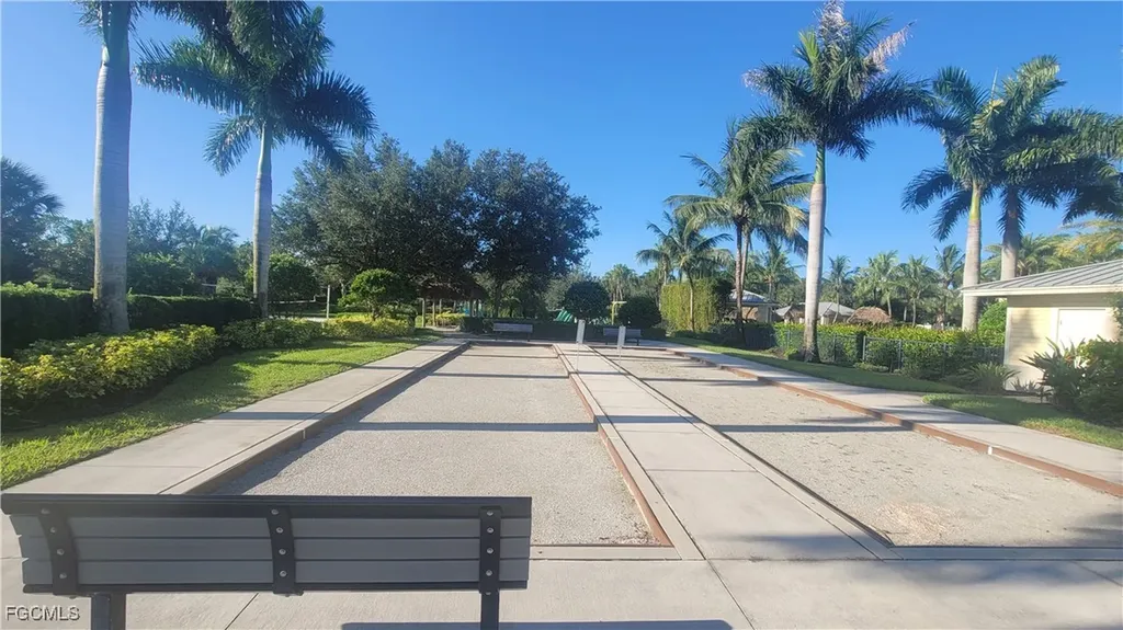 2073 Fairmont Lane Naples FL 34120