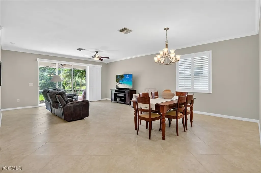 2073 Fairmont Lane Naples FL 34120