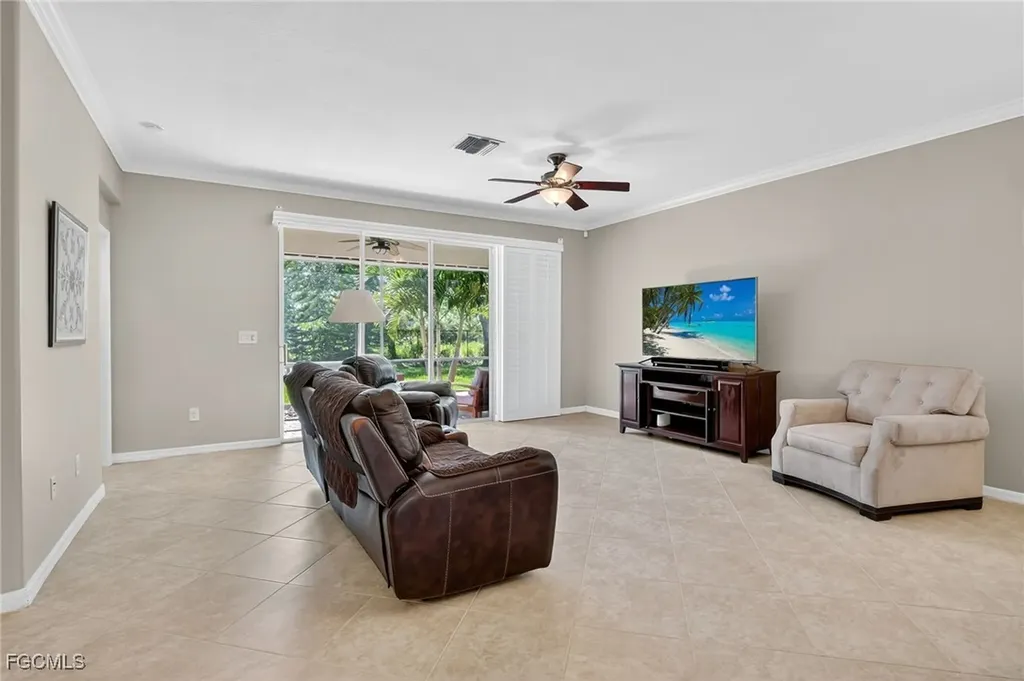 2073 Fairmont Lane Naples FL 34120