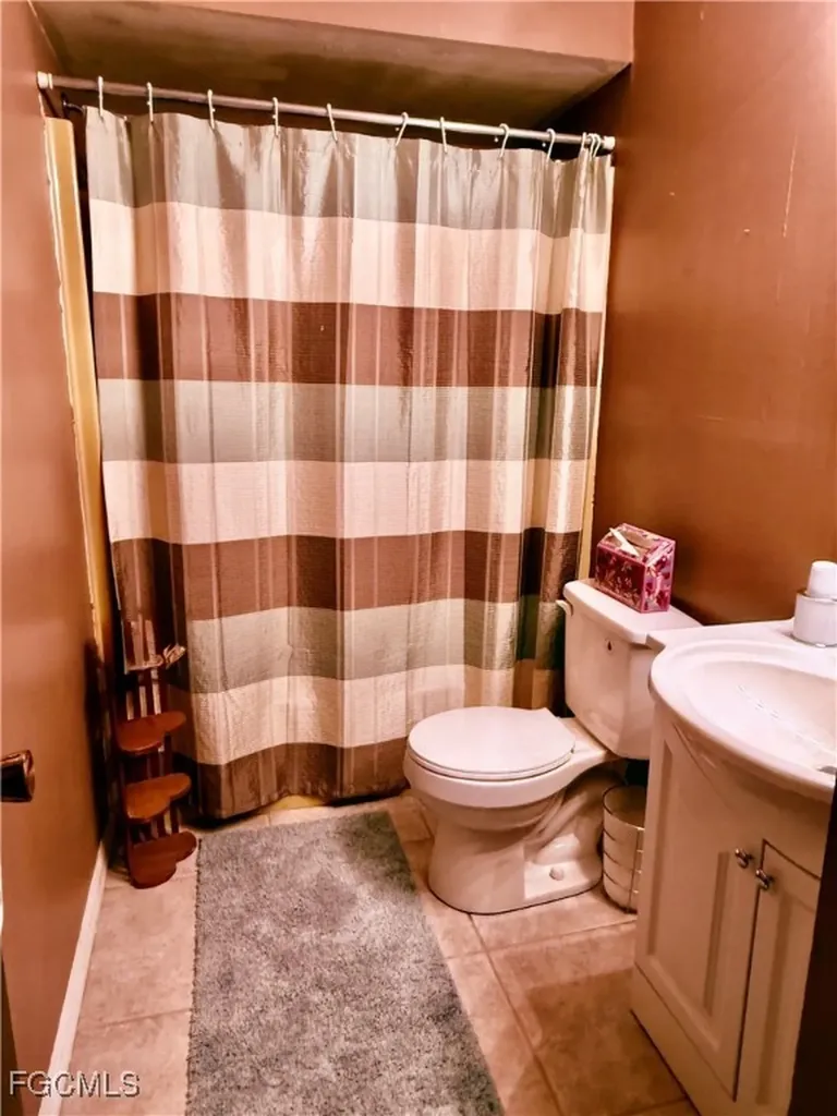 868 Bethany Court N Fort Myers FL 33919