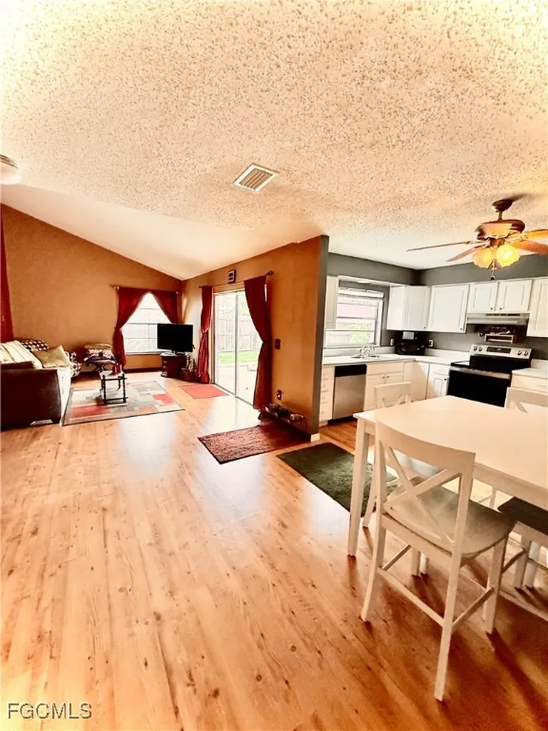 868 Bethany Court N Fort Myers FL 33919