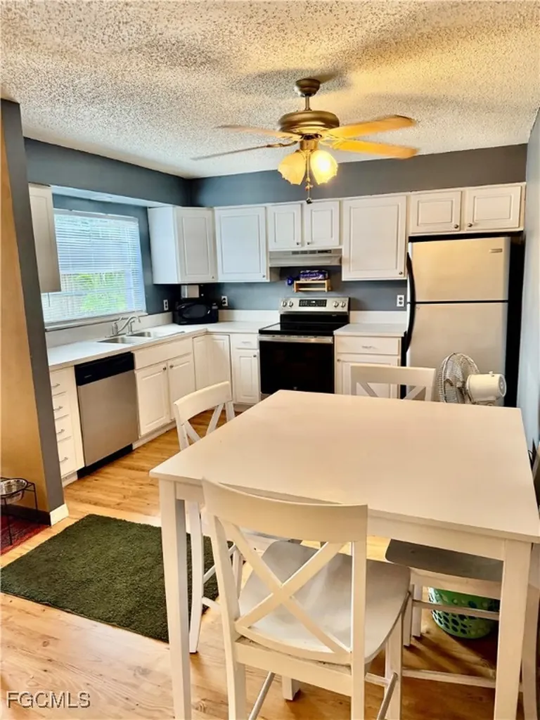 868 Bethany Court N Fort Myers FL 33919