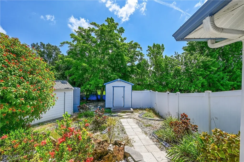 6163 Briarwood Terrace Fort Myers FL 33912