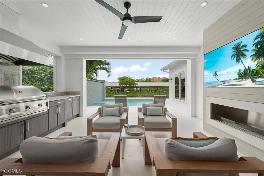 1432 2nd Avenue S Naples FL 34102