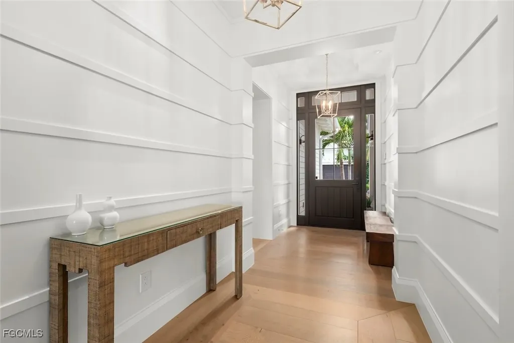 1432 2nd Avenue S Naples FL 34102