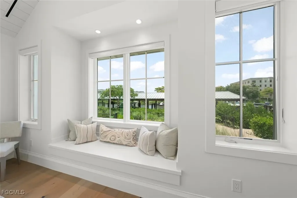 1432 2nd Avenue S Naples FL 34102