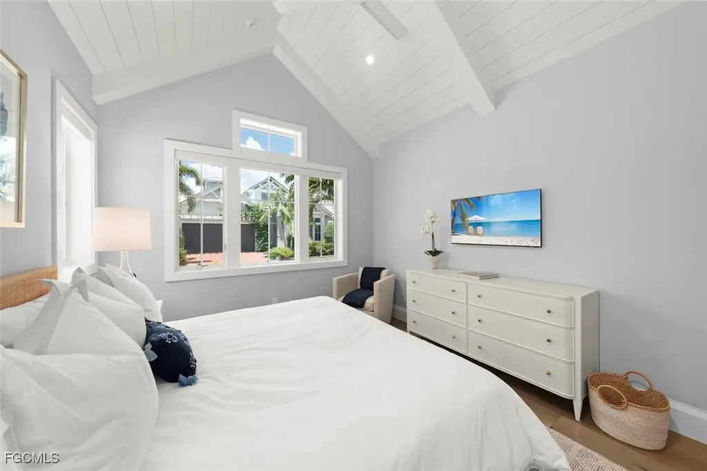 1432 2nd Avenue S Naples FL 34102